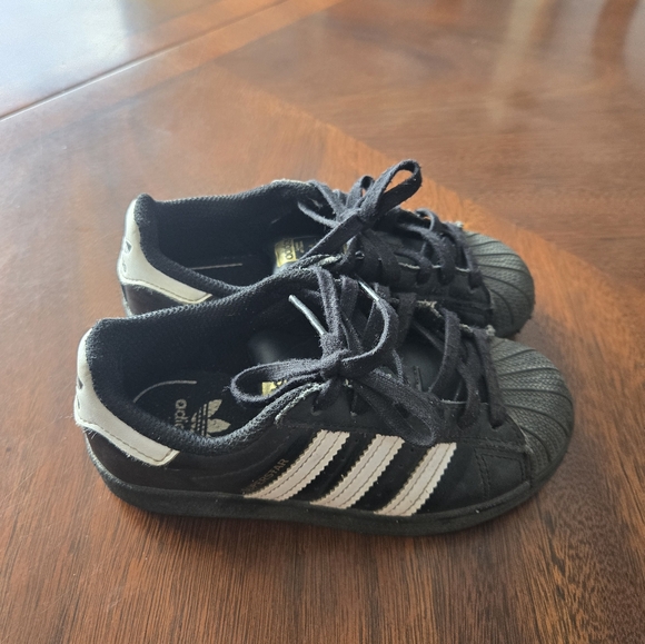 Adidas superstar - Picture 2 of 4